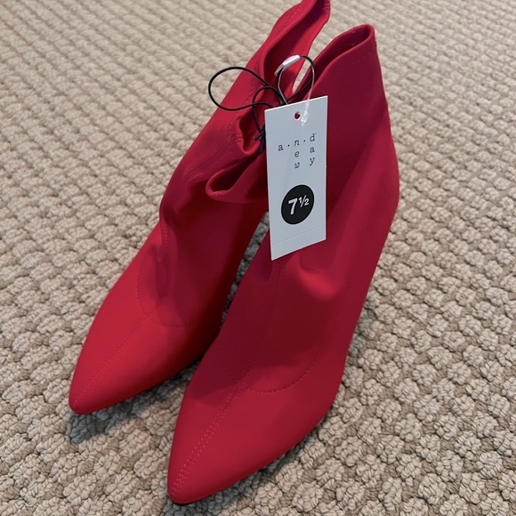 🆕 ❤️a new day red boots ❤️🆕 - Picture 2 of 8